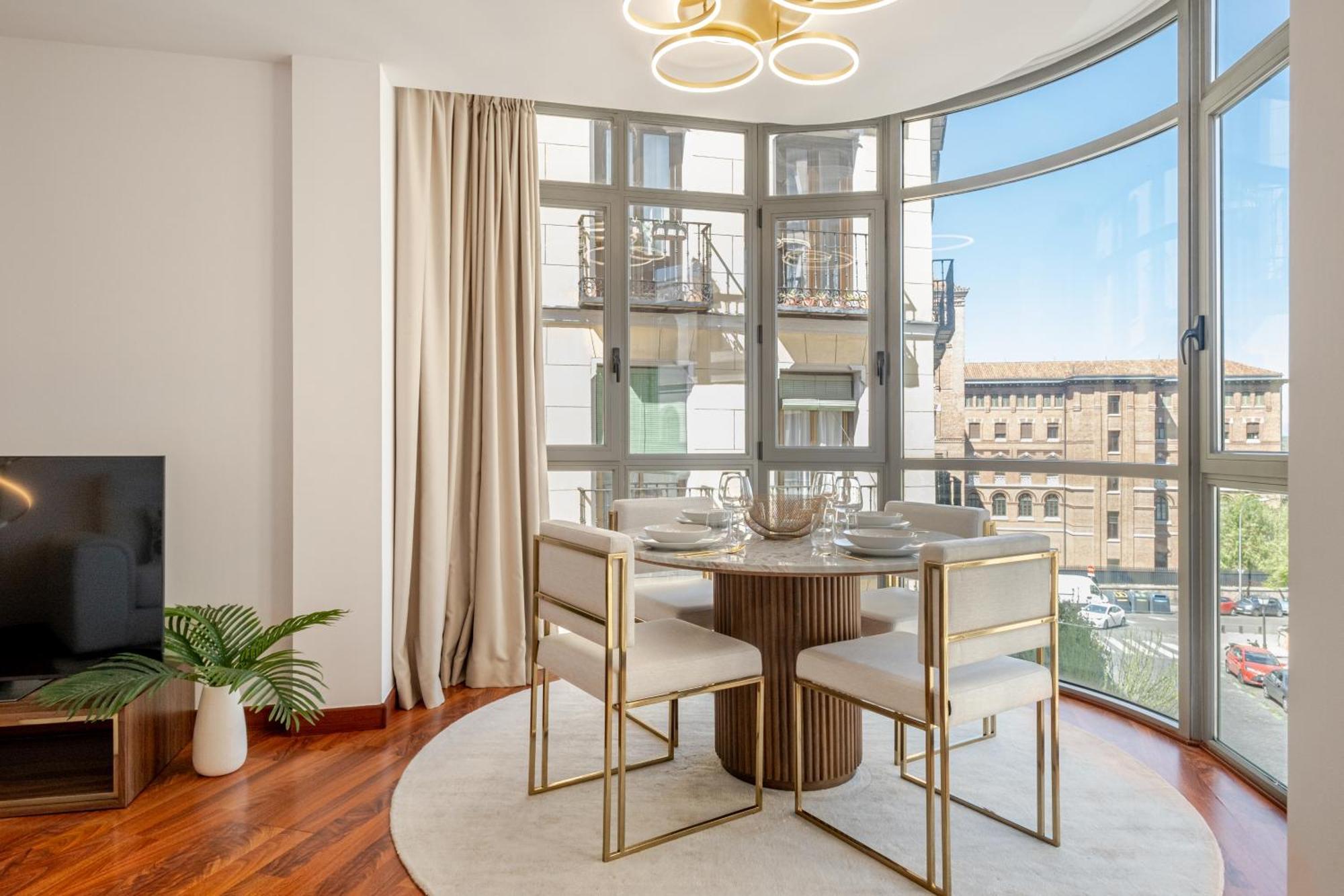 Luxury Apartments In Barrio Palacio Madrid Exterior foto